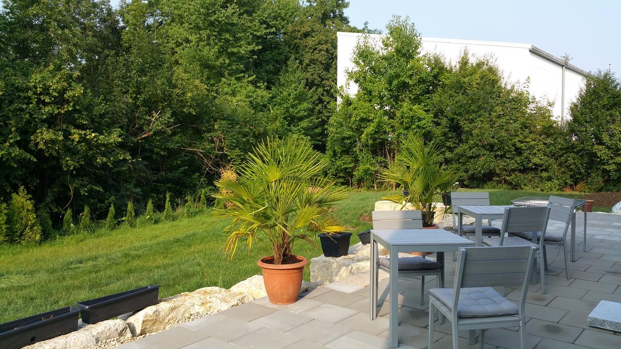 Hotel Apartment Am Arbach Eningen unter Achalm Eksteriør billede